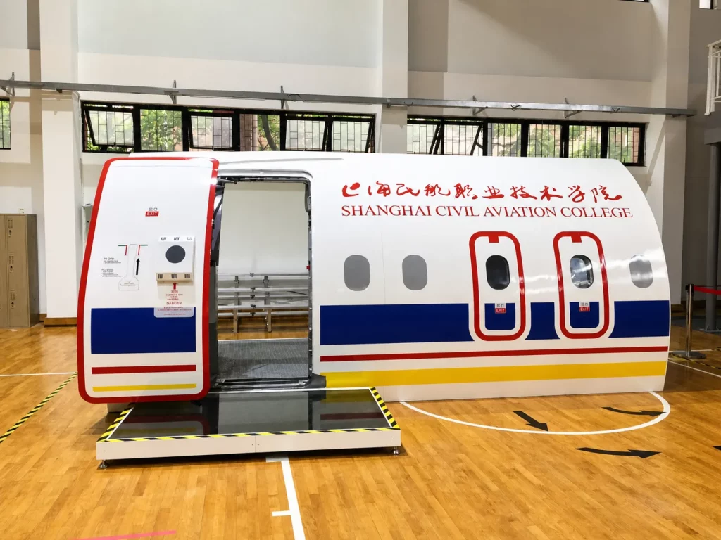 A320 aircraft boarding gate overwing exit training device